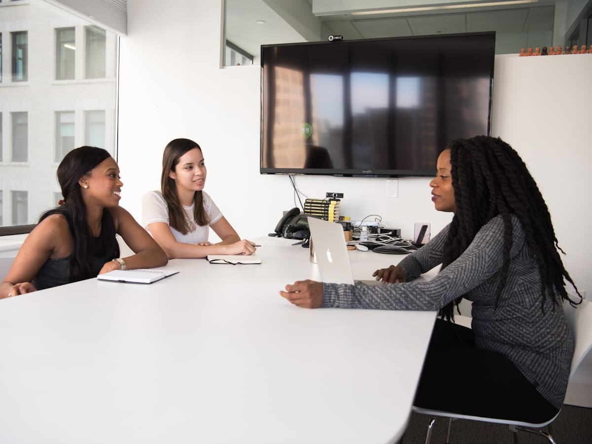 African women collaborating together